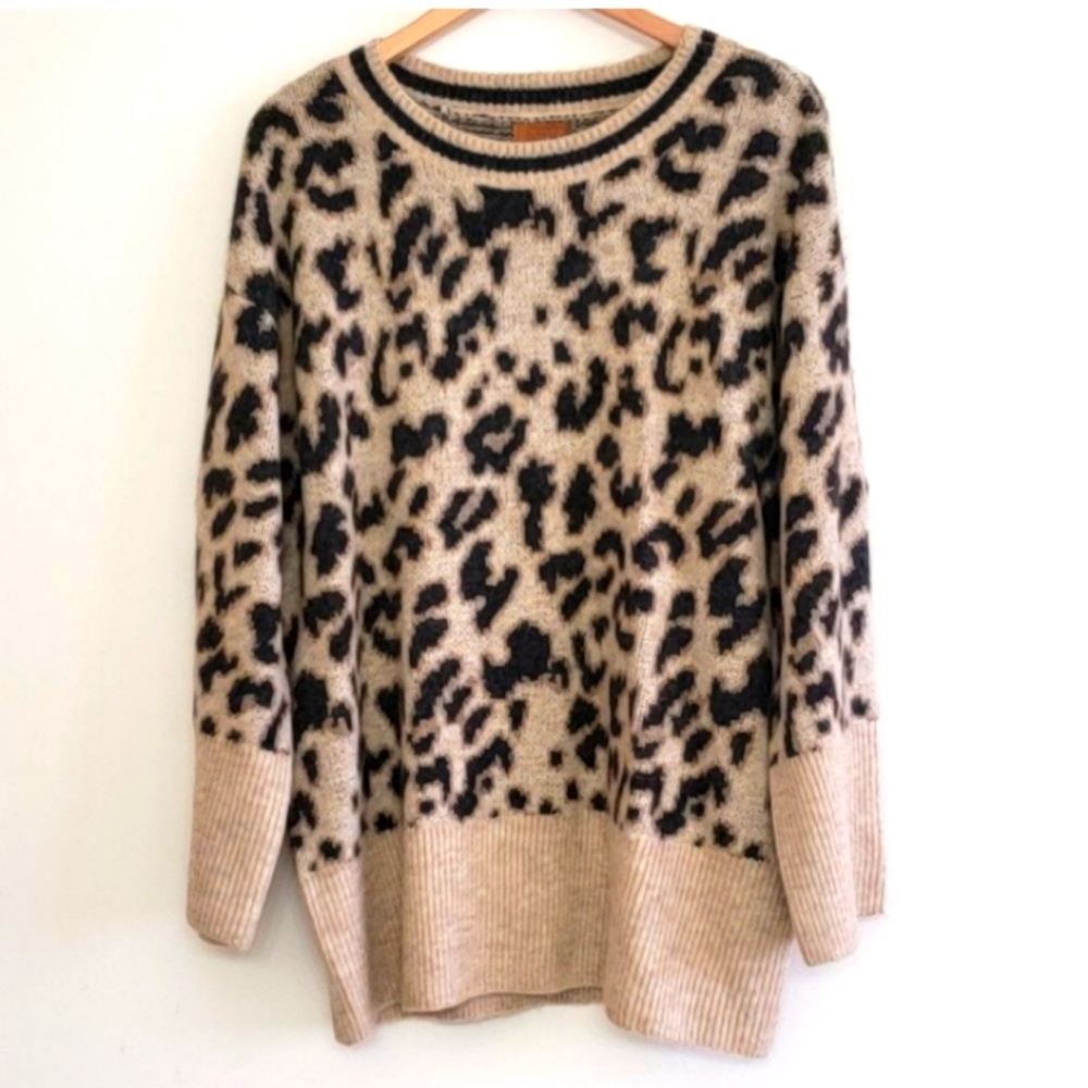 POL leopard cheetah print sweater Size small